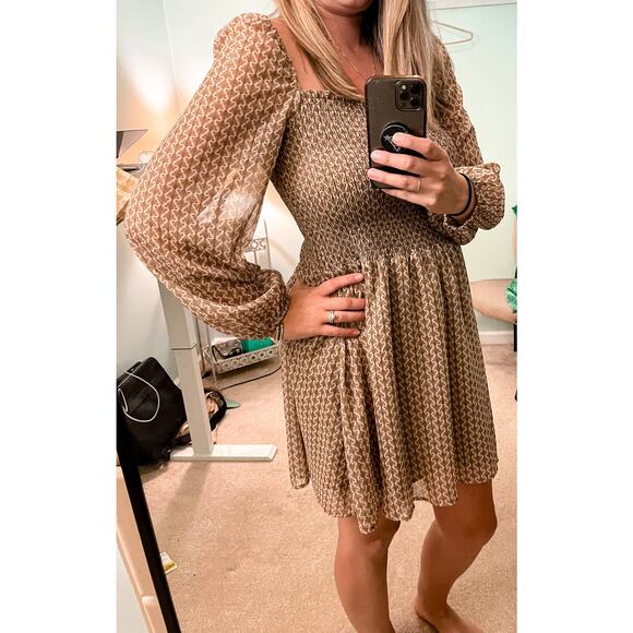 Kourt Dresses & Skirts - Kourt Calypso Smocked Puff Sheer Sleeve Dress